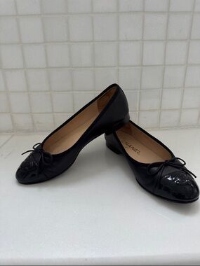 CHANEL flats, 35